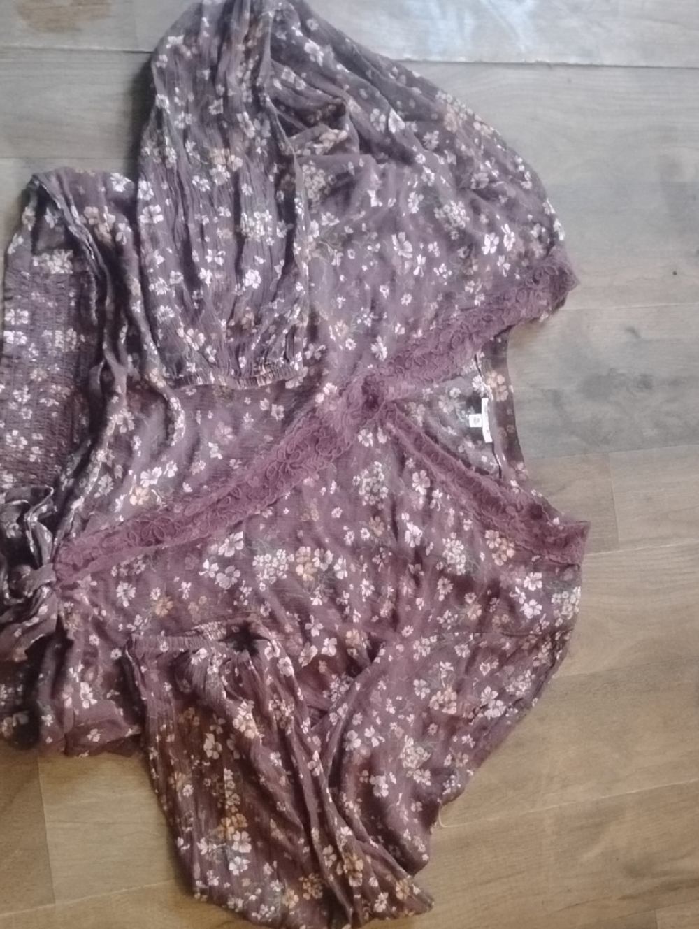 Floral Lace Trim Sheer Blouse in Mauve
